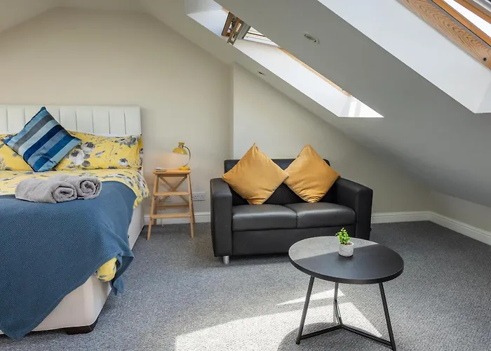 Stylish Urban Retreat- Fast Wifi & Private Ensuite Bristol