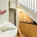 Stylish Urban Retreat- Fast Wifi & Private Ensuite Daire Bristol