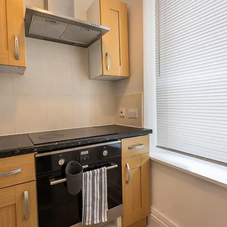 Lejlighed Stylish Urban Retreat- Fast Wifi & Private Ensuite *